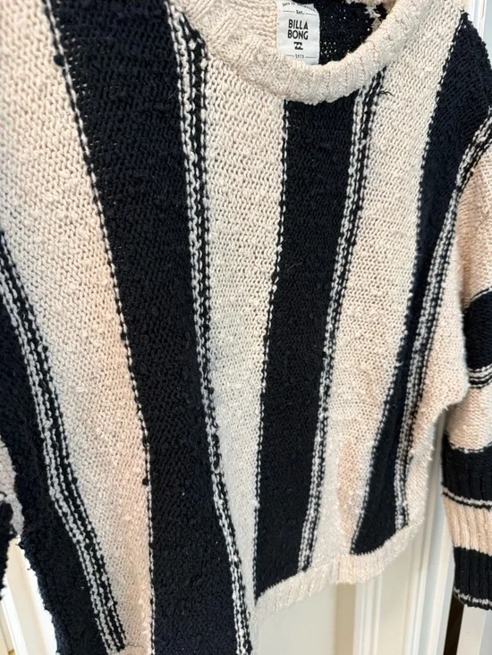Billabong Black & Cream Striped Sweater in Size S - Picture 10 of 12